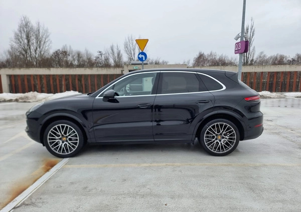 Porsche Cayenne cena 329000 przebieg: 142000, rok produkcji 2017 z Katowice małe 121